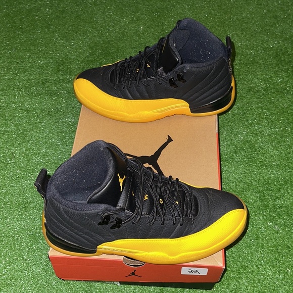 Air Jordan 12 Retro Black University Gold(USED) - Picture 7 of 11